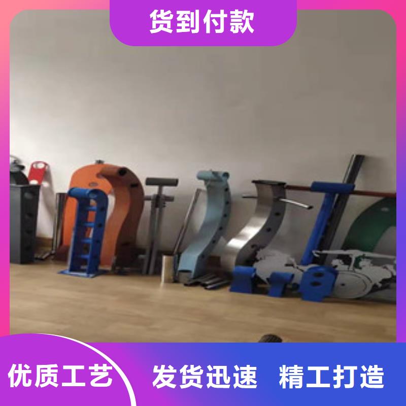 灯光护栏镀锌喷塑防撞栏畅销本地