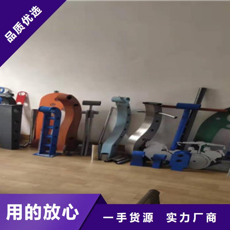灯光护栏镀锌喷塑防撞栏畅销本地