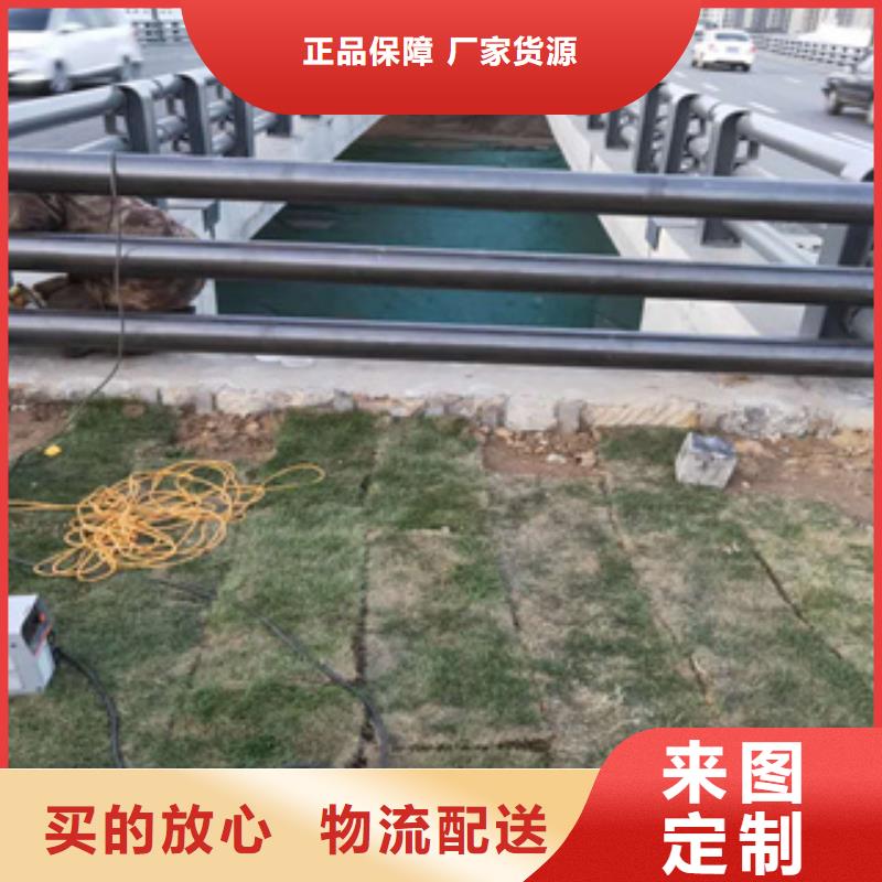 氟碳漆喷塑栏杆来厂考察