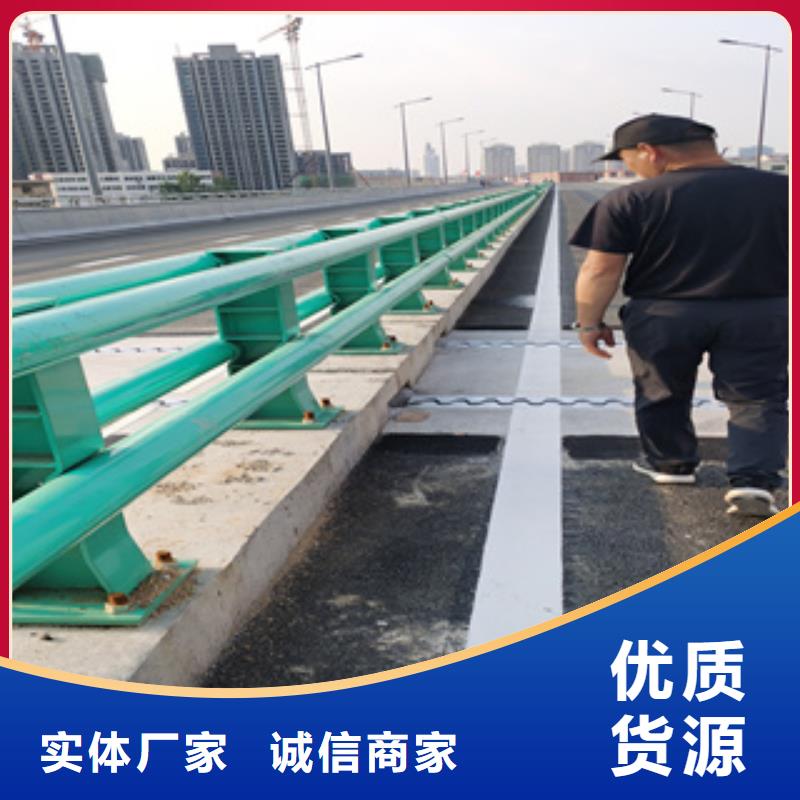 质量保障：氟碳漆桥梁防撞护栏