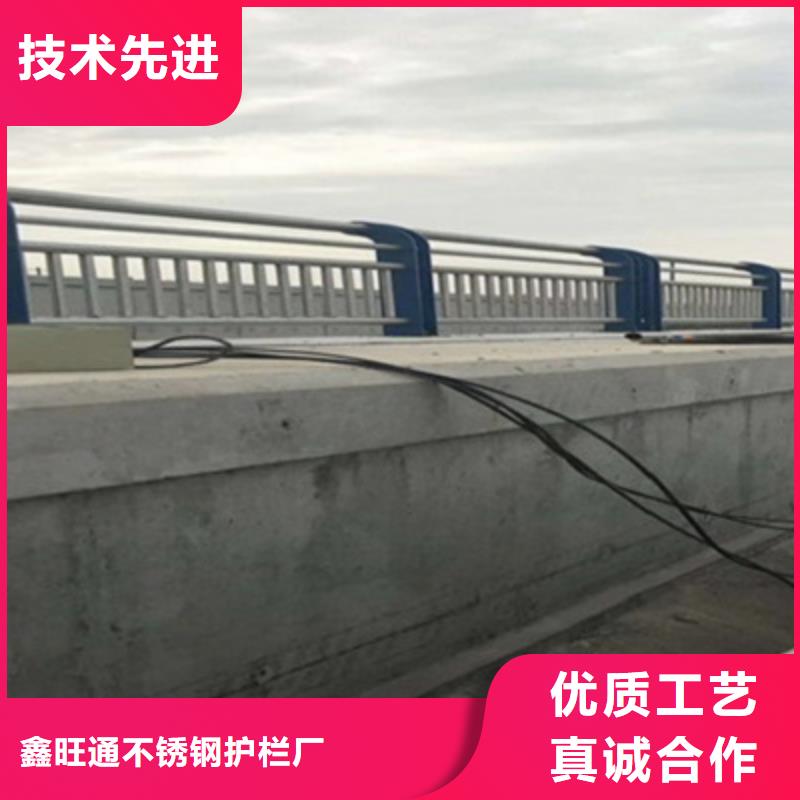 护栏_中央分隔栏用品质赢得客户信赖