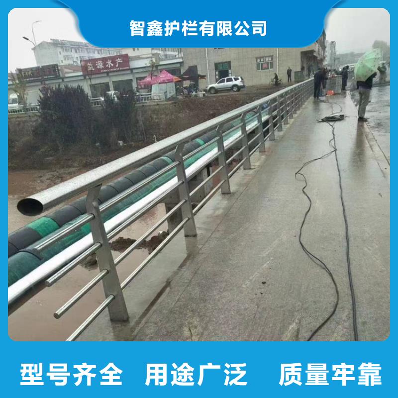 桥上的防撞护栏技术精湛