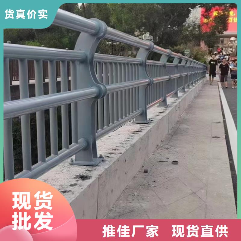 陵水县天桥不锈钢仿木防撞栏杆加工