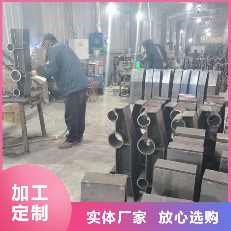 【防撞护栏】国道抗冲击围栏用心做好每一件产品