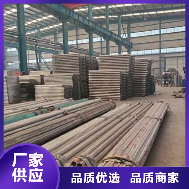 桥上的防撞护栏来厂实地考察