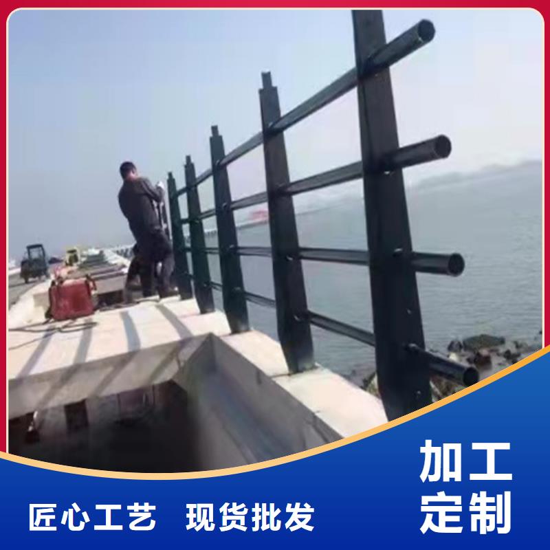 防撞护栏护栏钢板立柱多种优势放心选择