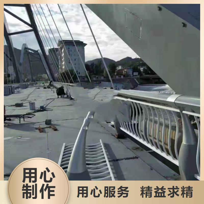 不锈钢复合管道路防撞护栏应用广泛