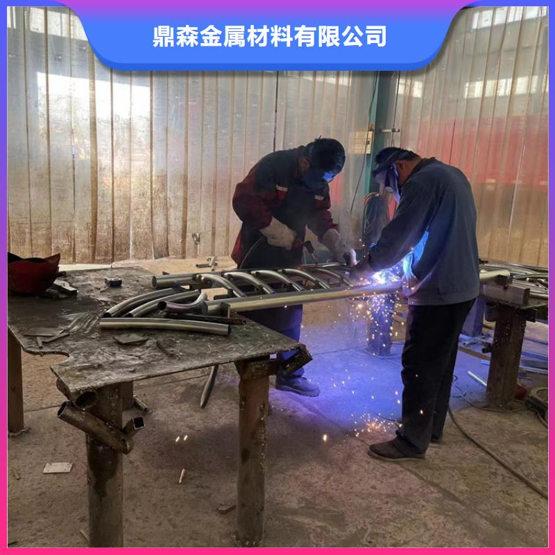 道路防撞护栏钢板立柱品质好才是硬道理