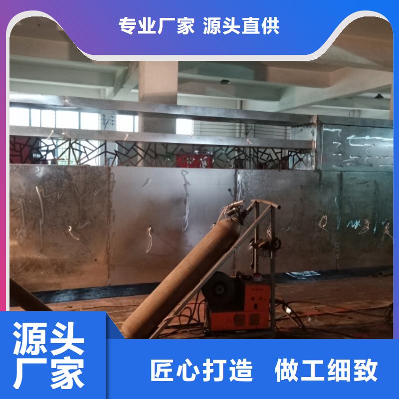 
精神堡垒雕塑定制